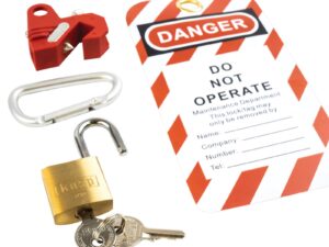 <div class="product-description">ESSENTIAL LOCKOUT KIT; Lock Colour:Red; Lock Material:Non-Conductive Xenoy; Lockout Device Type:Circuit Breaker; Product Range:-; MSL:-</div><br><div class="product-features">Handy carabiner to retain kit and keep keys safe</div>